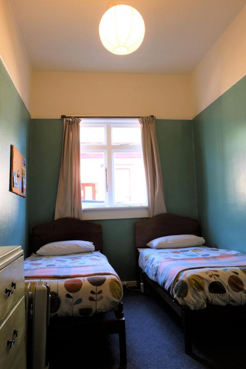 Chester St Backpackers Christchurch Exterior photo