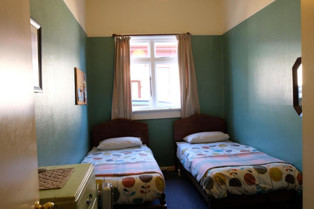 Chester St Backpackers Christchurch Exterior photo